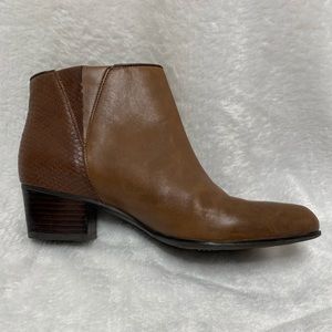 Naturalizer Bromstad brown booties size 7.5